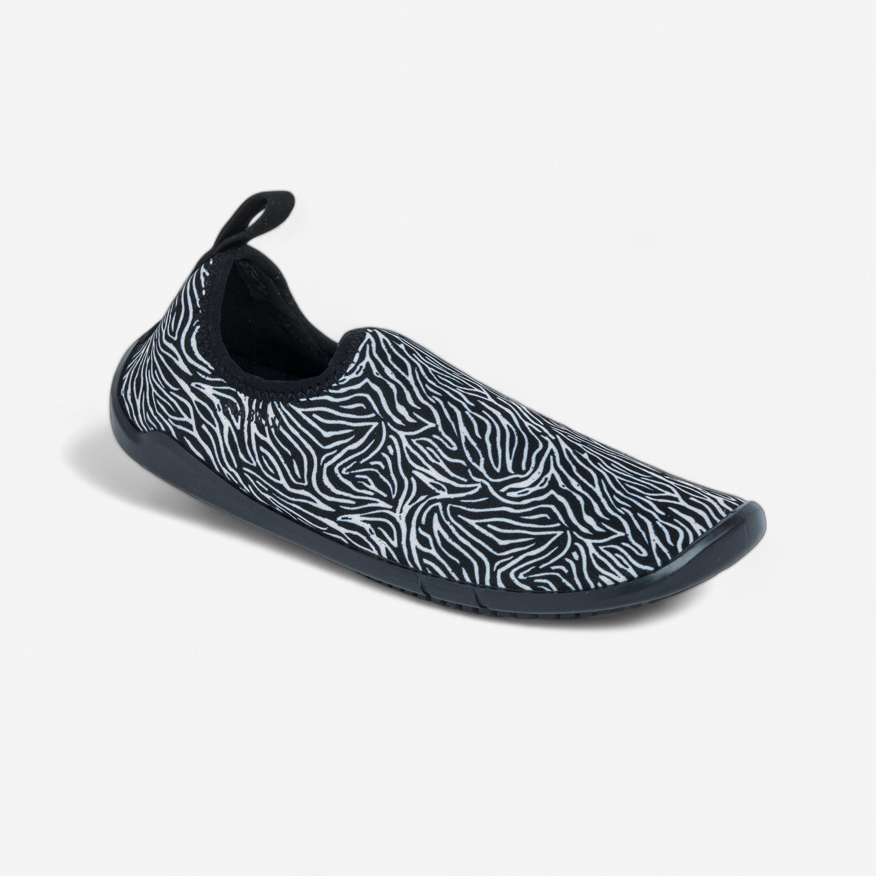 DECATHLON Escarpines Acuáticos Aquagym Gymshoe Negro Beis Rayas