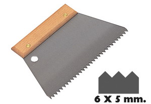 2*3*ESPATULA PEINE 18 cm 6X6 TRIANGULAR